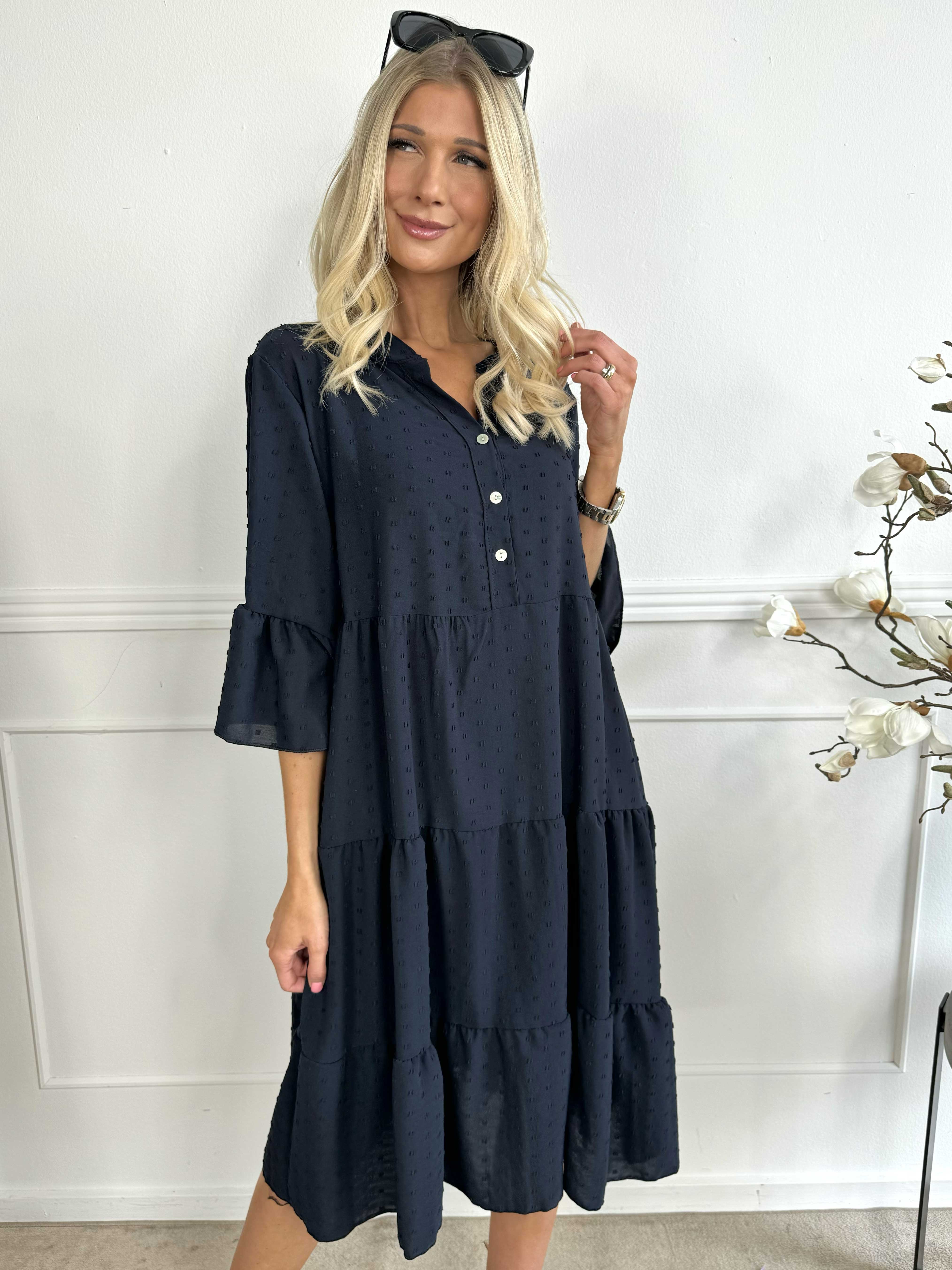 Amanda - Feminin kjole med søde ærmer